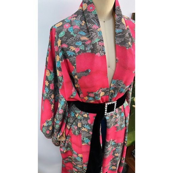 Vintage Pink floral cloud motif kimono - Picture 3 of 10